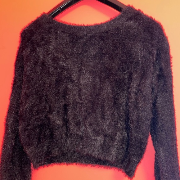 Black furry/fuzzy sweater size small - Picture 1 of 4